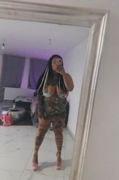 Foto von Deutsche, tätowierte, Curvy Lina- NUR über WA erreichbar!