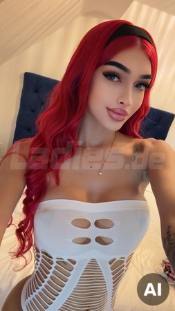 Trans Pauly D*ll (+18), Essen