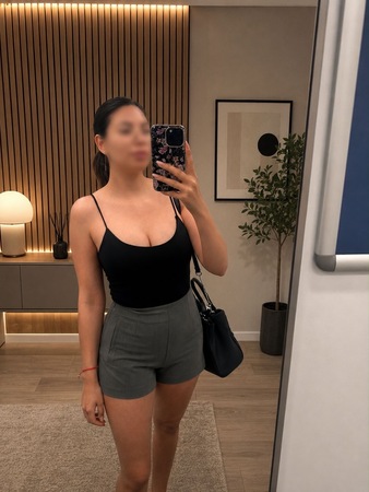 Adelina - NUR HAUS/HOTELBESUCH, Frankfurt am Main