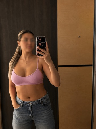 Adelina - NUR HAUS/HOTELBESUCH, Frankfurt am Main