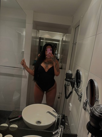 Eda - Ganz NEU Curvy DT Queen - Party möglich, Berlin