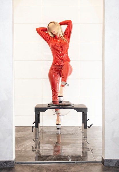 Foto von Lady Sandy in der Fetish-Farm