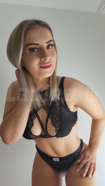 Foto von Carina - klein 1,45m  Squ*rting , süß und zärtlich