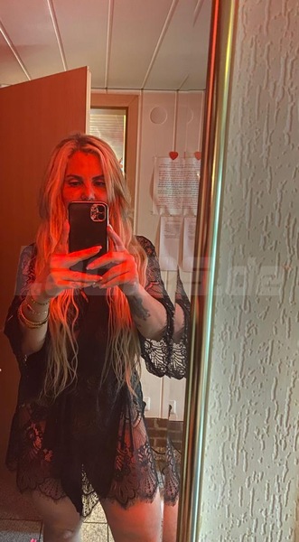 Foto von Perla Sexy Blondine