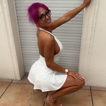 <img src="https://static.ladies-cdn.de/ladies/images/static-cdn/ladies-stars/img/ladies-stars-logo-icon.svg" class="starsContentIcon" />Chantal, Leipzig