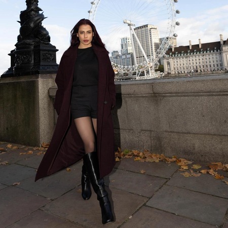 Anya Vallois, München