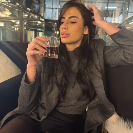 Anya Vallois, München