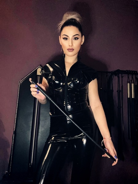 Foto von Domina Aida - Von Zart bis Hart