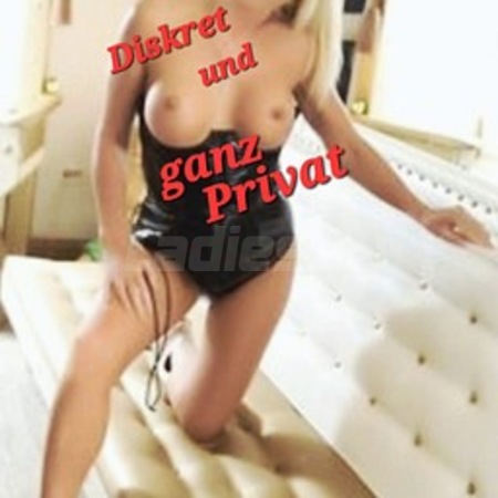 Scharfe Blondine Steffi MEGA SERVICE!, Wiesbaden