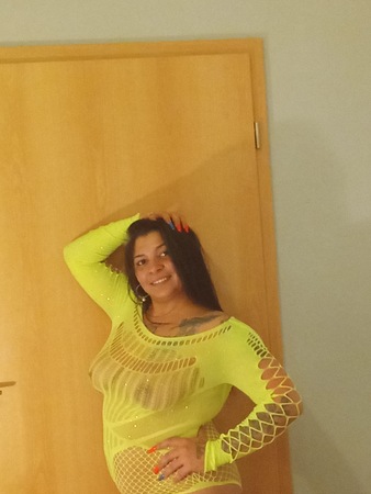 Monika-Ganz neu, Minden